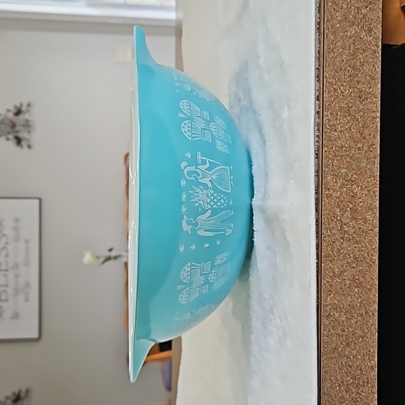 Vintage Pyrex Amish Blue Butterprint Bowls! - Picture 3 of 17